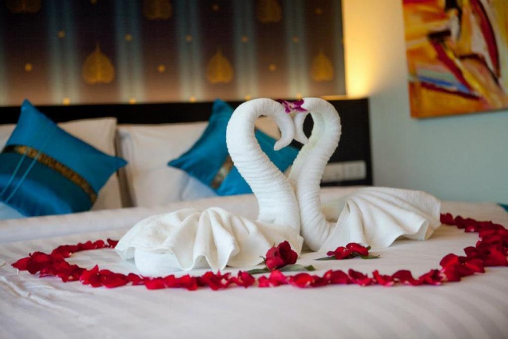 Kata Green Beach Hotel Extérieur photo