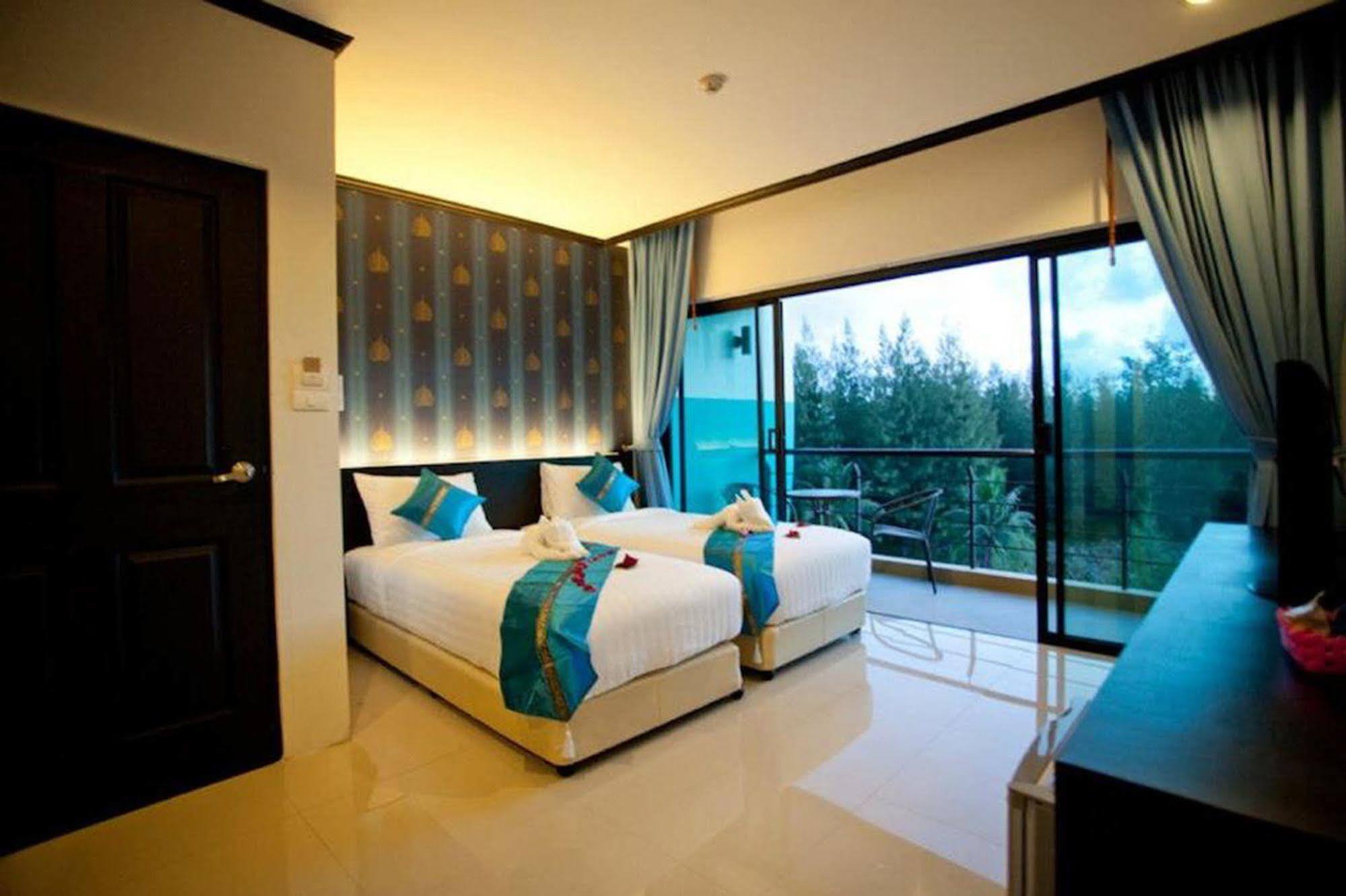 Kata Green Beach Hotel Extérieur photo
