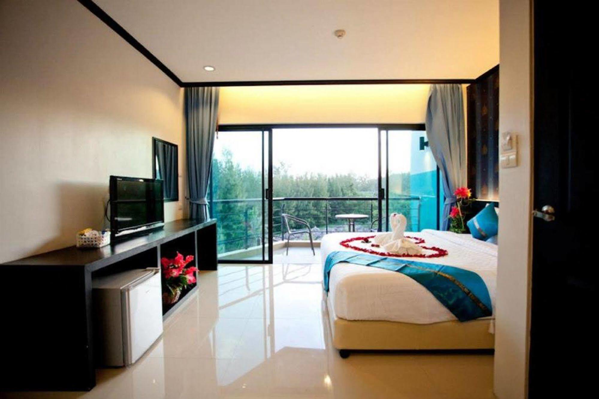 Kata Green Beach Hotel Extérieur photo