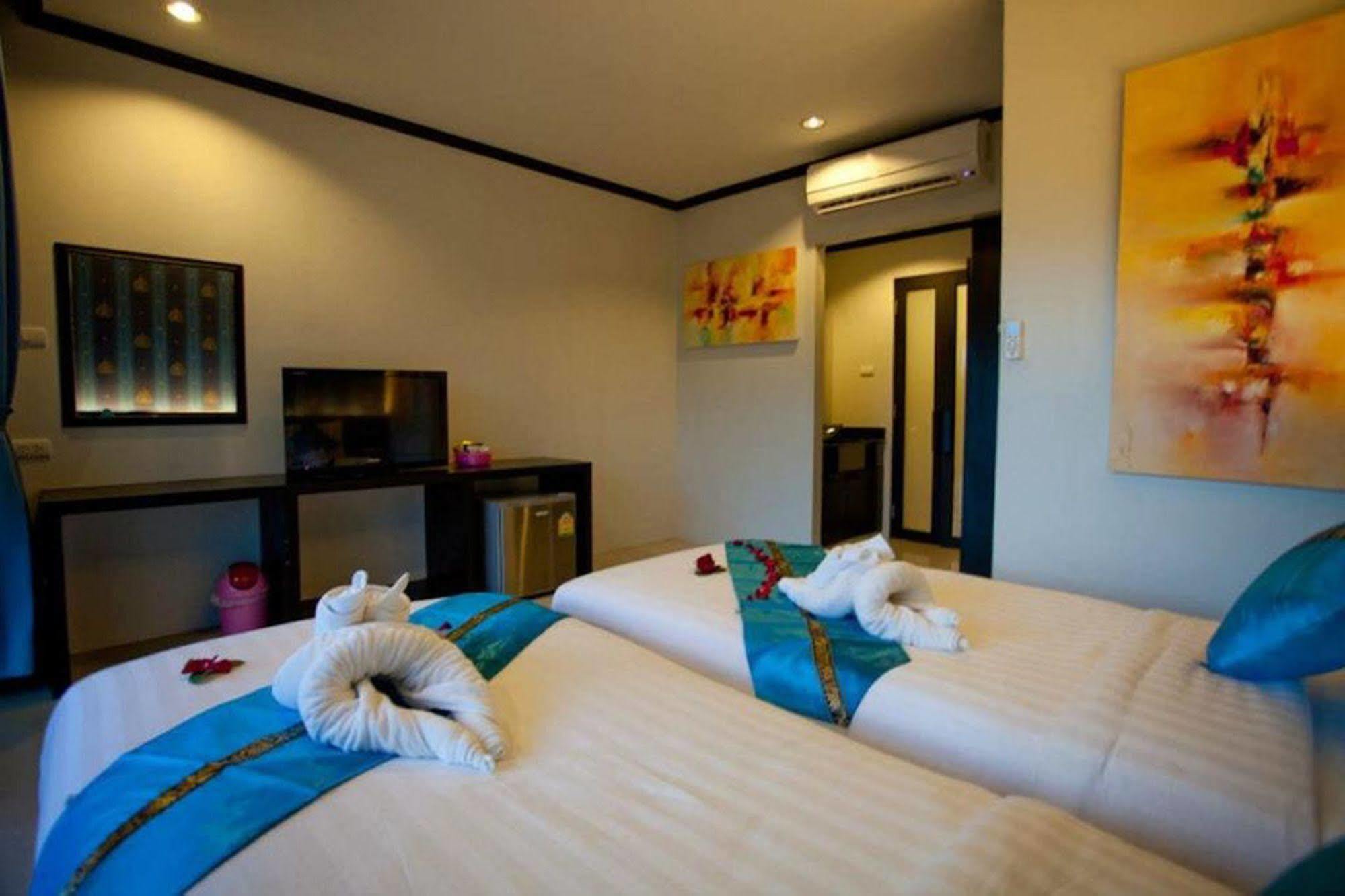 Kata Green Beach Hotel Extérieur photo