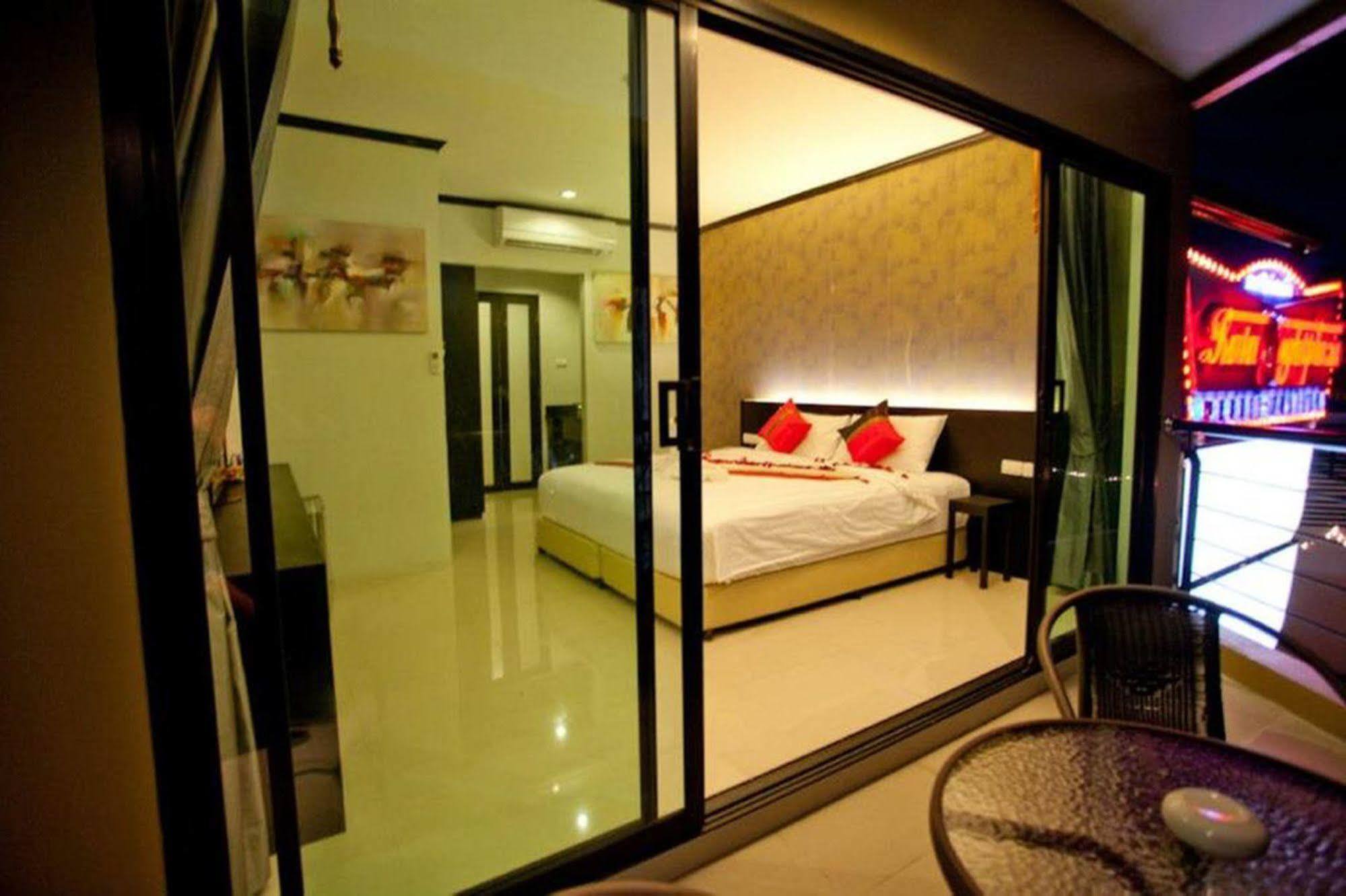 Kata Green Beach Hotel Extérieur photo
